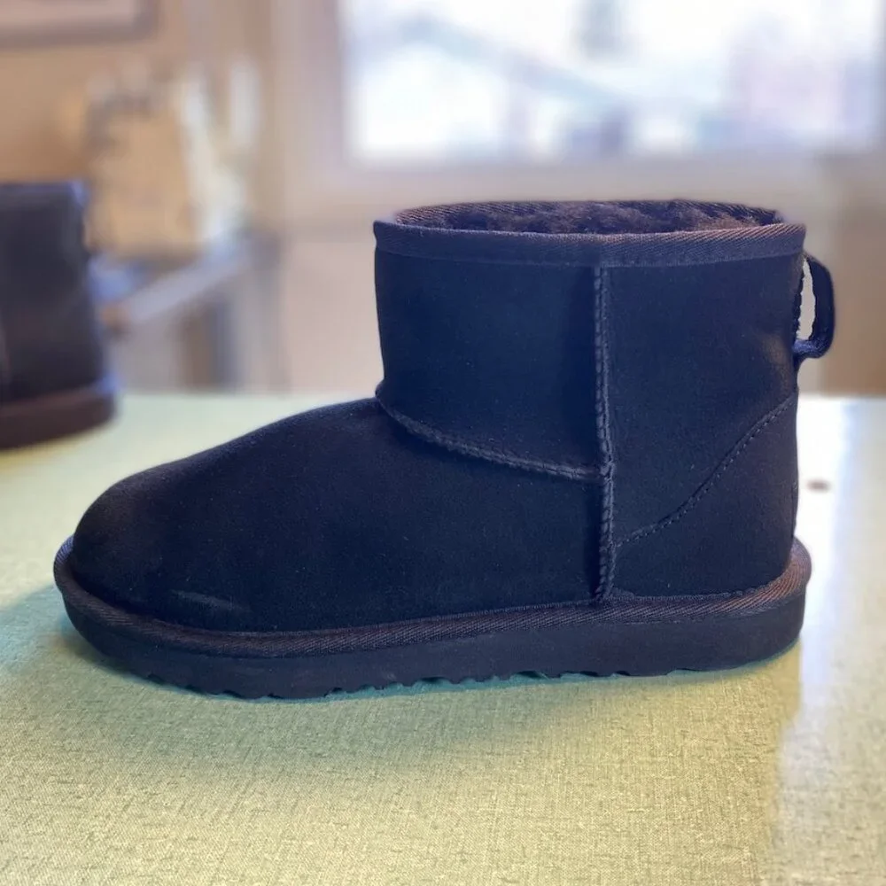 UGG Classic Mini II Genuine Shearling Lined Boot, Women's Size 5, New W/O Box